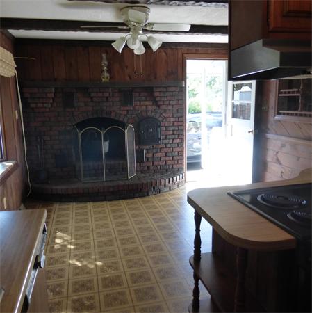 49 Kenneth Road Easthampton, MA 01027 - Photo 7 of 24 Gallery Image 7