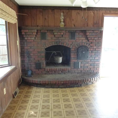 49 Kenneth Road Easthampton, MA 01027 - Photo 10 of 24 Gallery Image 10