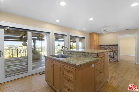 $1,850,000 | 10132 Hollow Glen Circle, Los Angeles, CA 90077