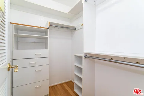 $1,850,000 | 10132 Hollow Glen Circle, Los Angeles, CA 90077