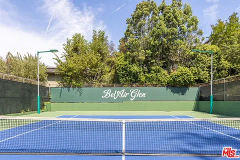 $1,850,000 | 10132 Hollow Glen Circle, Los Angeles, CA 90077