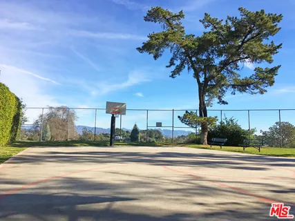 $1,850,000 | 10132 Hollow Glen Circle, Los Angeles, CA 90077