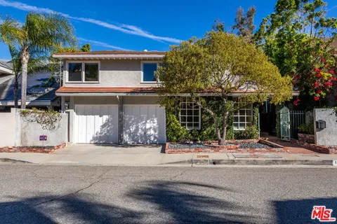 $1,850,000 | 10132 Hollow Glen Circle, Los Angeles, CA 90077