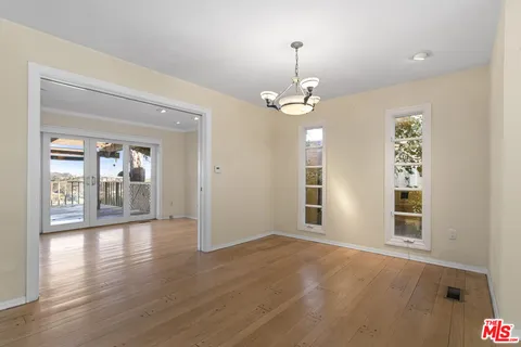 $1,850,000 | 10132 Hollow Glen Circle, Los Angeles, CA 90077