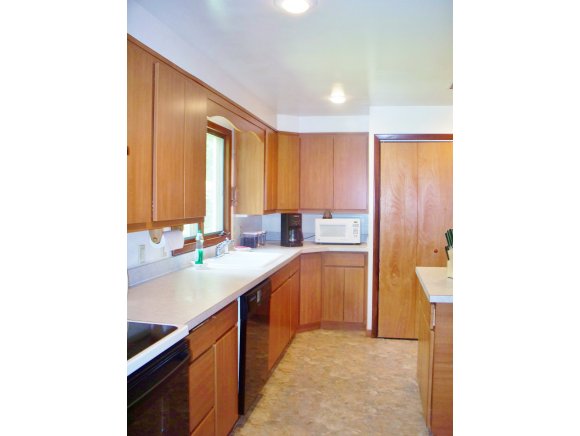 272 Ridgefield Road Endicott, NY 13760 - Photo 8 of 24 Gallery Image 8