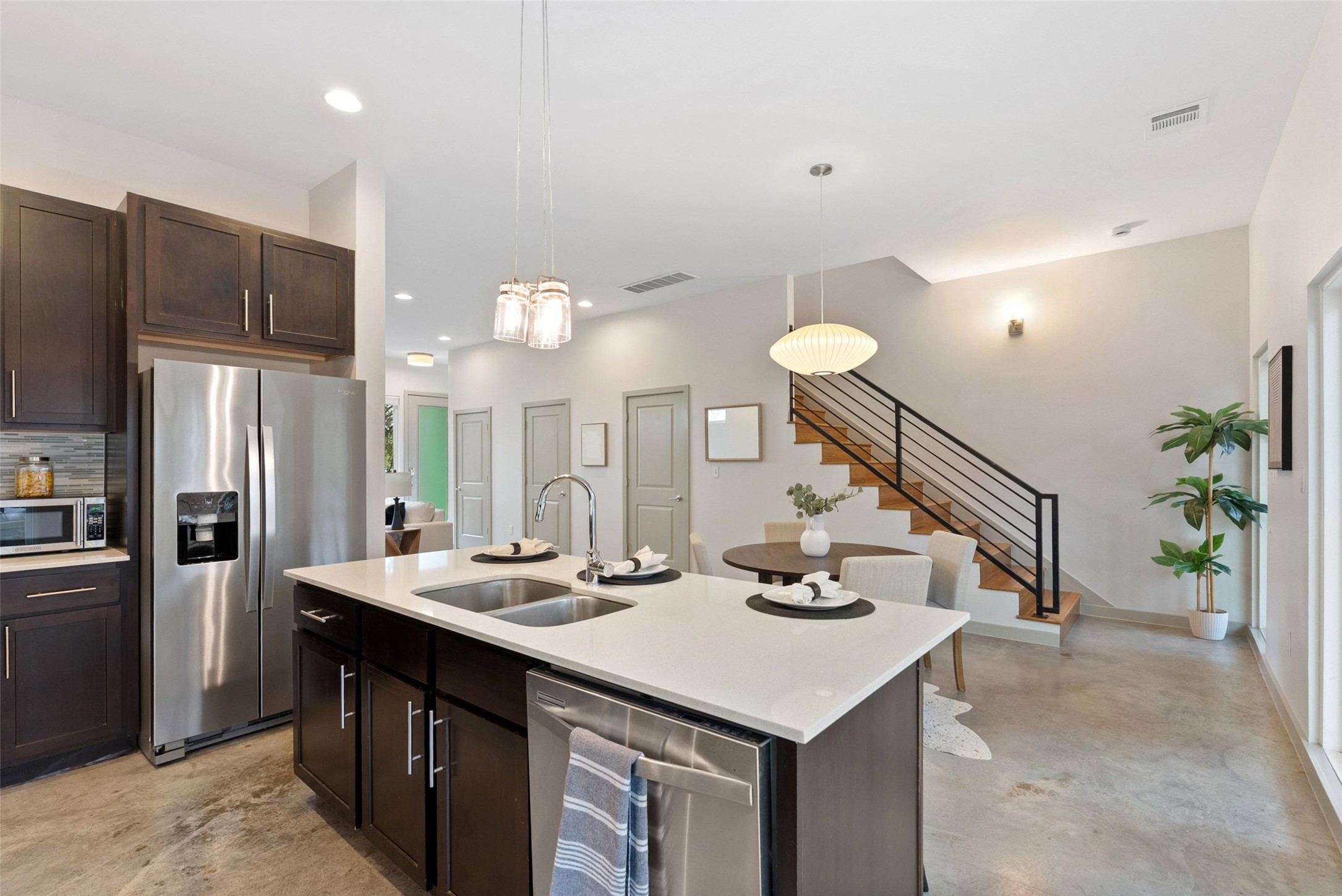 2805 Sol Wilson Avenue, Unit B Austin, TX 78702 - Photo 9 of 34