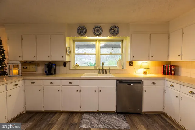 $518,000 | 15 Painter Street, Luray, VA 22835