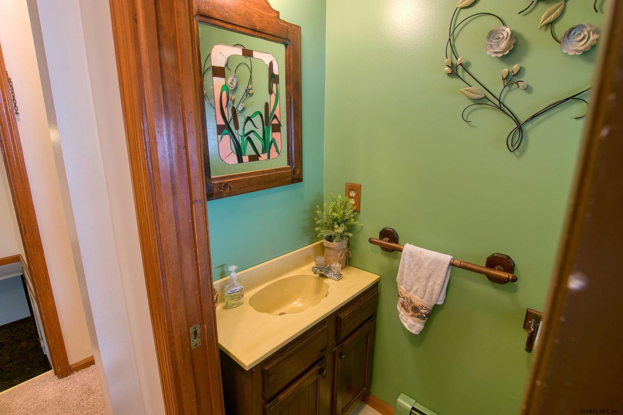 123 Latham Ridge Road Colonie, NY 12110 - Photo 17 of 36 Photo 17