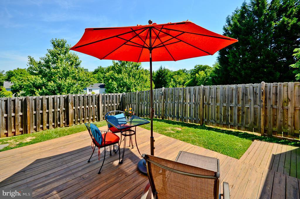 8277 Bark Tree Court Springfield, VA 22153 - Photo 21 of 25 Exterior (Rear)
