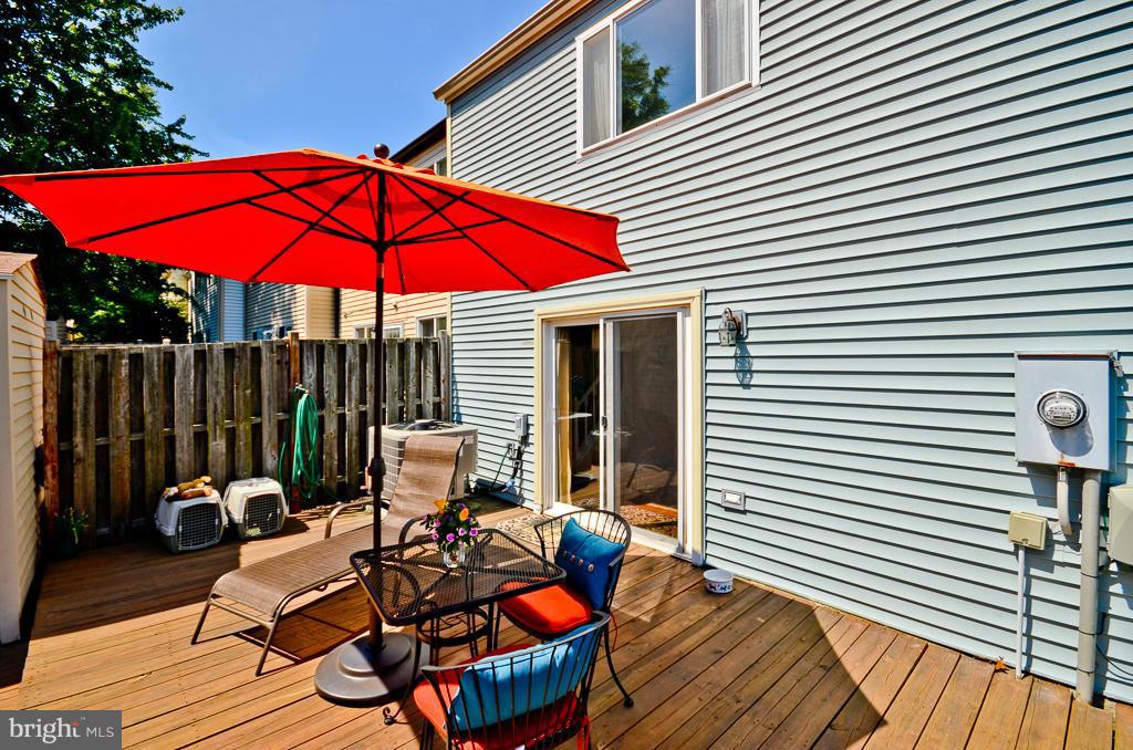 8277 Bark Tree Court Springfield, VA 22153 - Photo 22 of 25 Exterior (Rear)