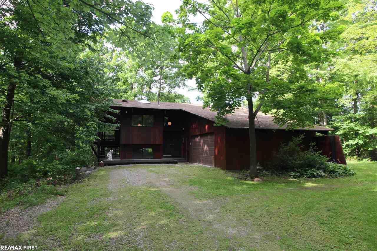 3175 Ray Road Oxford, MI 48370 - Photo 2 of 28 FRONT