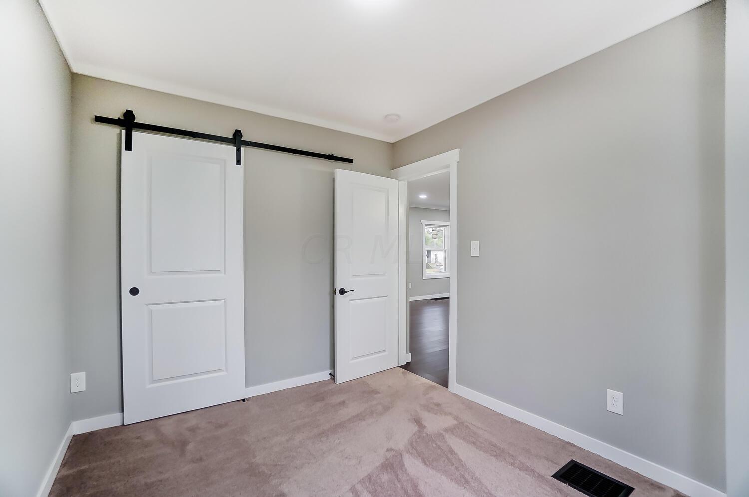 2028 Ferris Road Columbus, OH 43224 - Photo 17 of 31 50031769-017_web