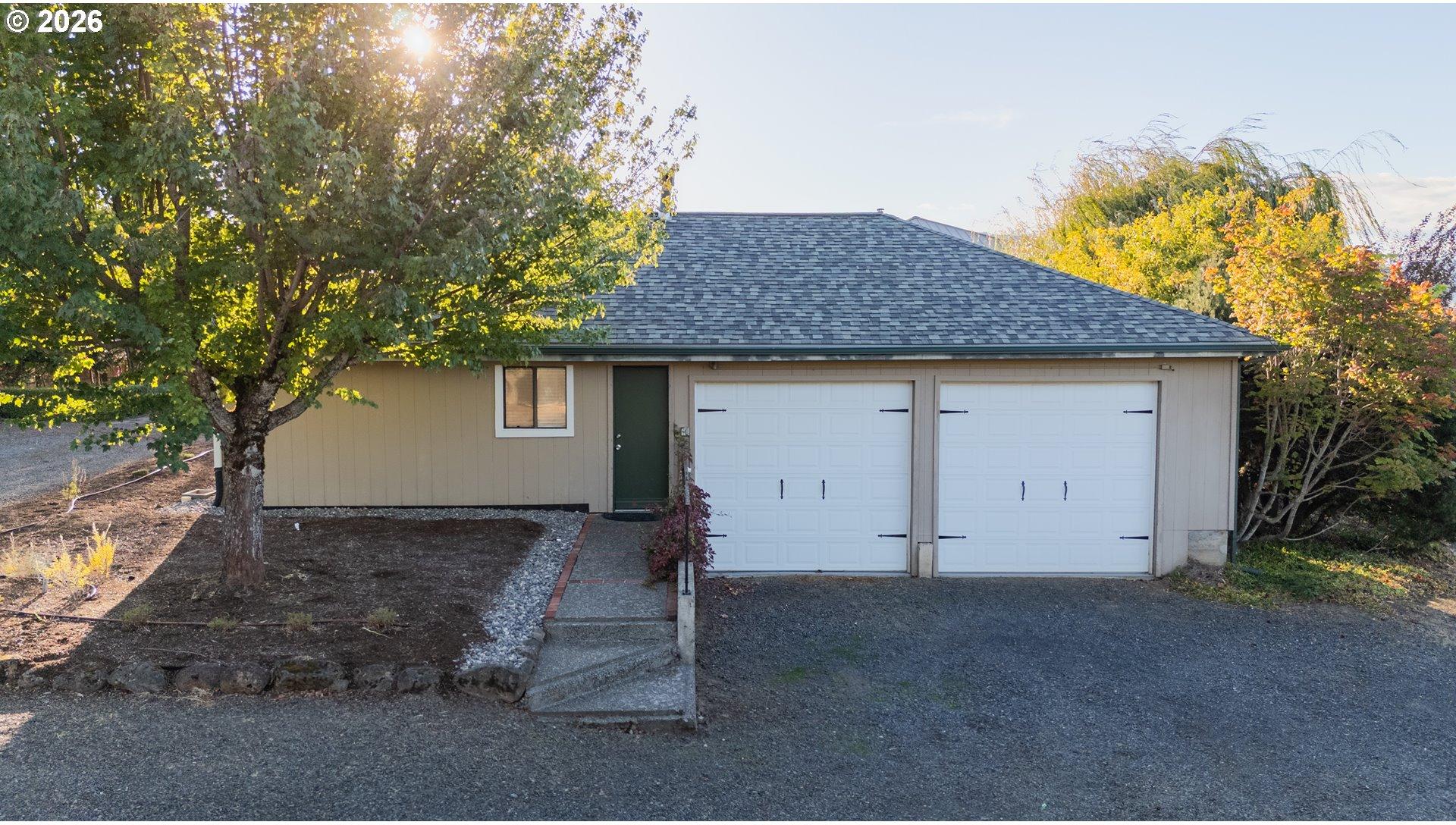 595 Northwest Country View Road White Salmon, WA 98672 - Photo 40 of 48 Garage