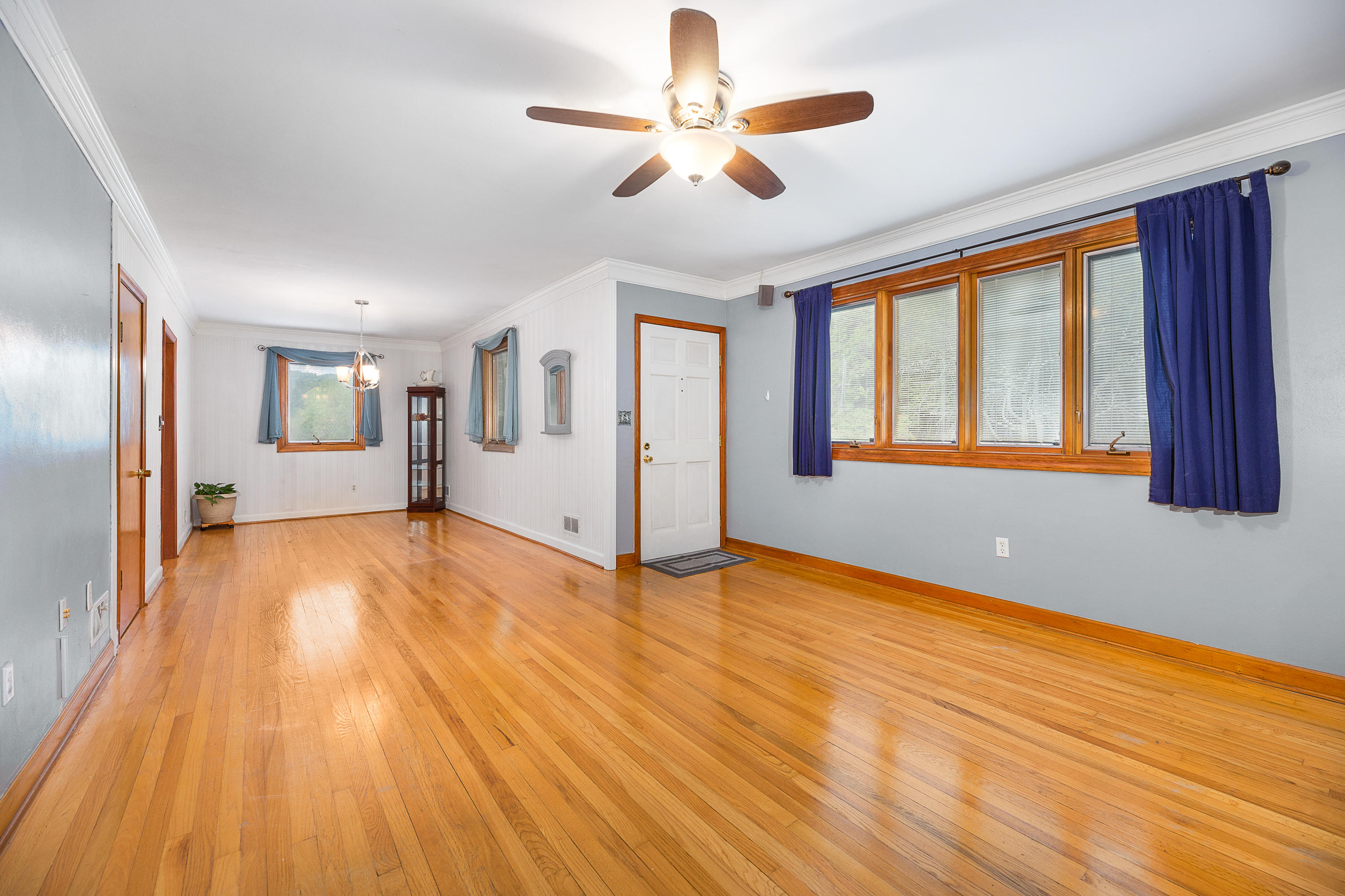 6963 Davis Boone Road Boones Mill, VA 24065 - Photo 11 of 26 Large Living Room