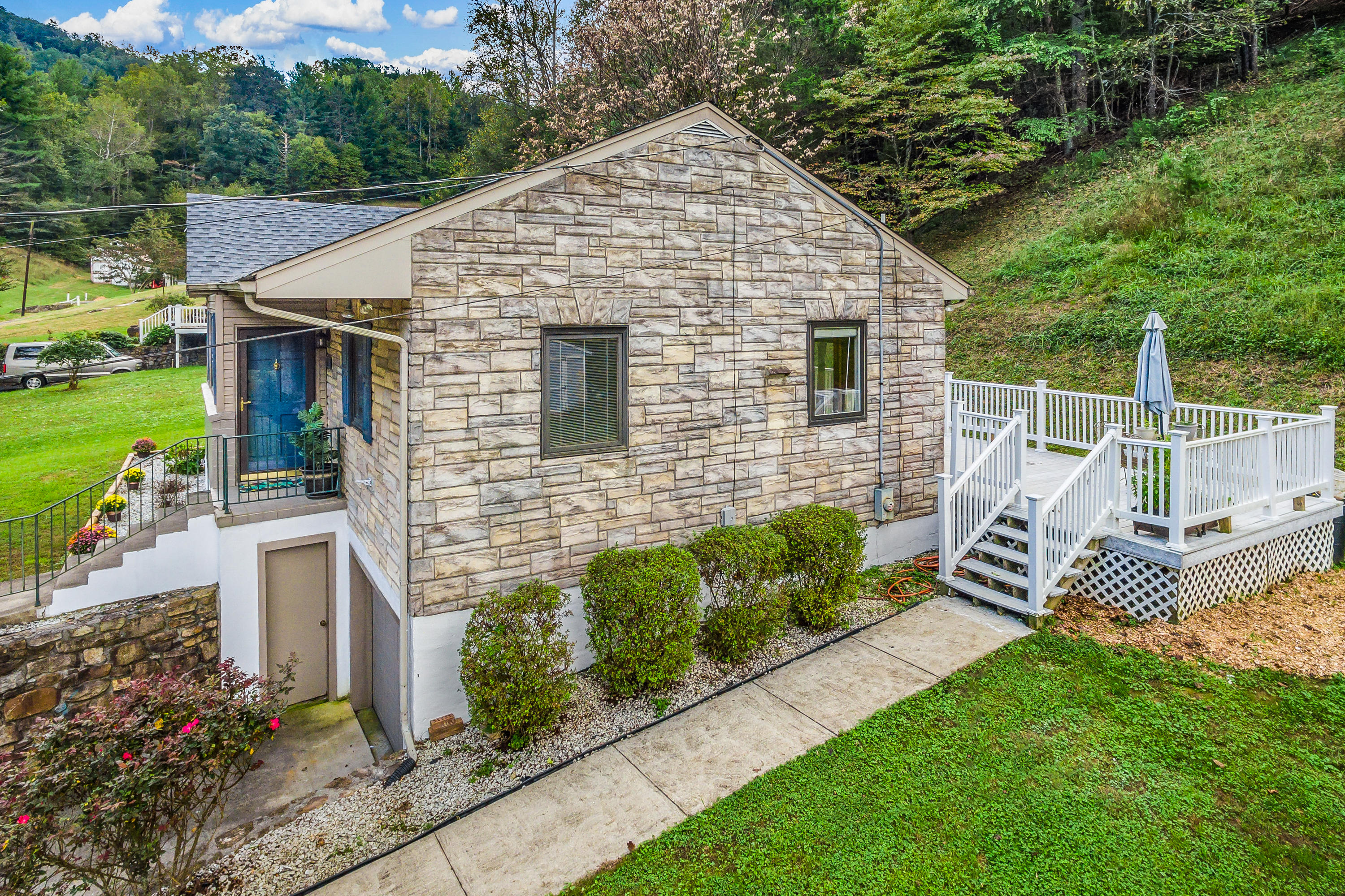 6963 Davis Boone Road Boones Mill, VA 24065 - Photo 7 of 26 Stone/Brick Construction