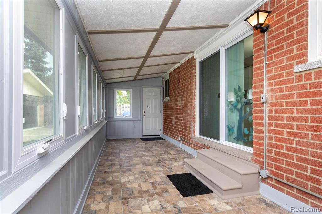 31341 Hayes Road Warren, MI 48088 - Photo 21 of 35