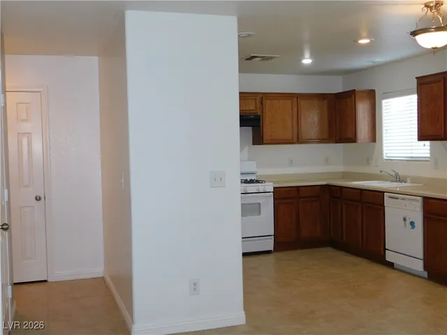 $1,700 | 5275 Broadlake Lane, Las Vegas, NV 89122