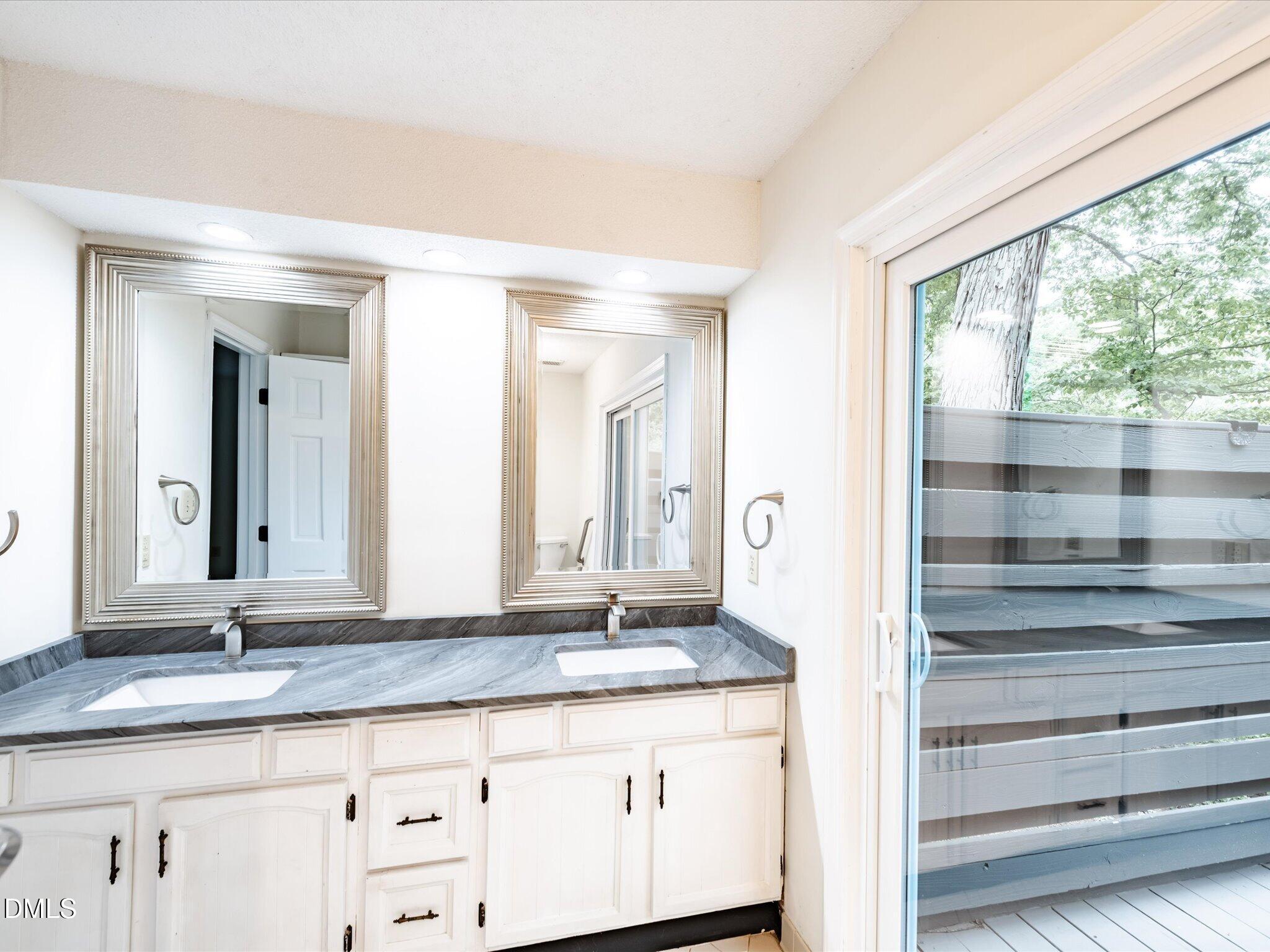 2929 Rue Sans Famille Raleigh, NC 27607 - Photo 20 of 38 24-Primary Bath