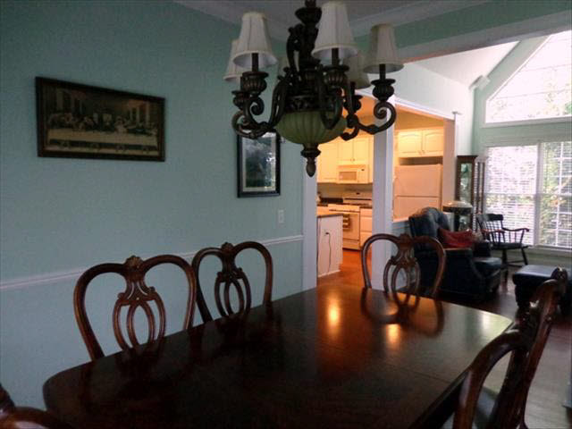 436 West Morocco Road Temperance, MI 48182 - Photo 4 of 20 20393769-3.JPG