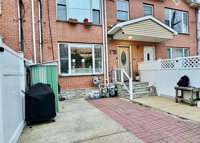 $950,000 | 175 Beach 29th Street | Far Rockaway