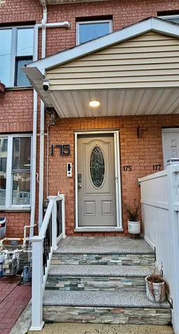 $950,000 | 175 Beach 29th Street | Far Rockaway