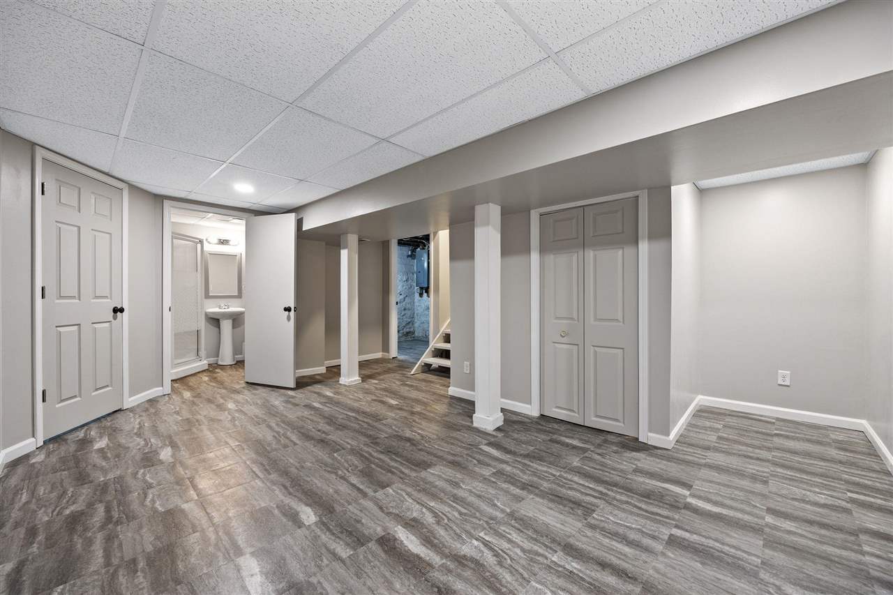 2148 Mt Vernon Road Southeast Cedar Rapids, IA 52403 - Photo 18 of 30 Gallery Image 18