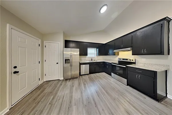 $2,495 | 255 Valley Brook Drive, Woodstock, GA 30188