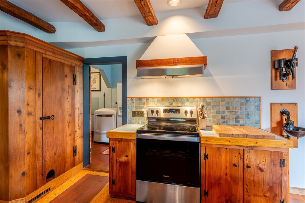 1450 South East Street Amherst, MA 01002 - Photo 8 of 40