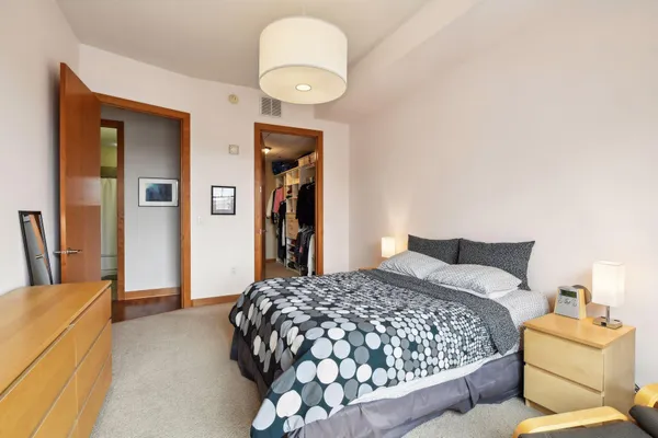 $1,895 | 317 Groveland Avenue, Unit 709, Minneapolis, MN 55403