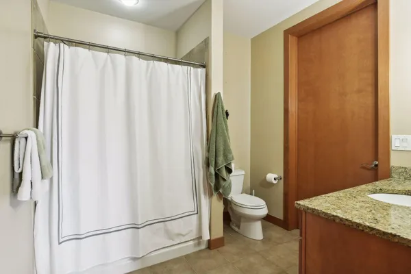 $1,895 | 317 Groveland Avenue, Unit 709, Minneapolis, MN 55403
