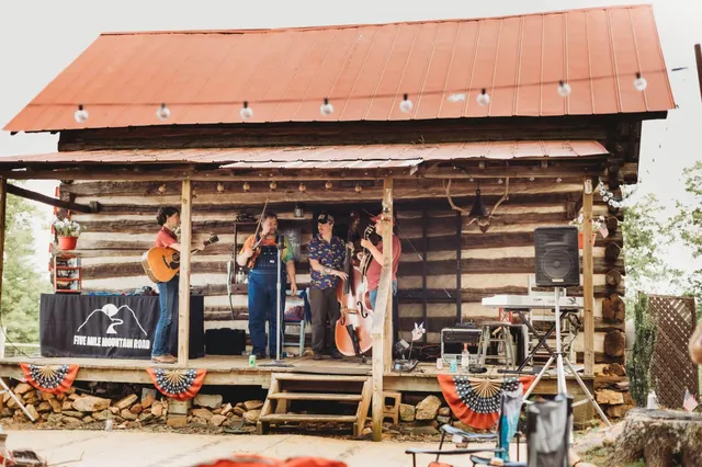 $888,000 | 280 Woodwinds Road, Callaway, VA 24067