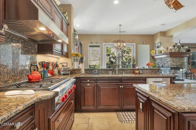 $2,050,000 | 103 Via Sandra, Newbury Park, CA 91320