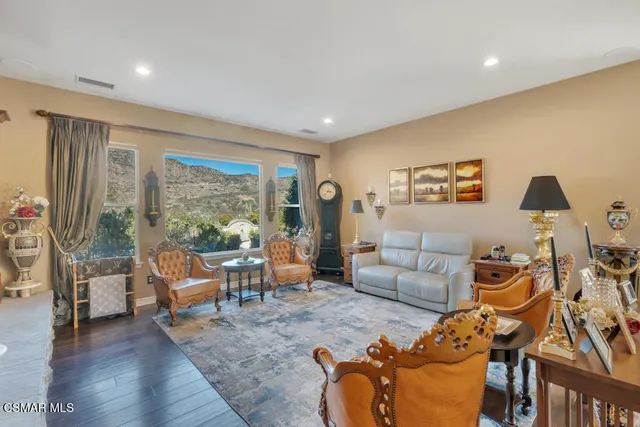 $2,050,000 | 103 Via Sandra, Newbury Park, CA 91320