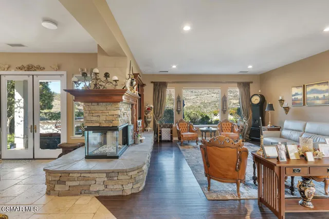 $2,050,000 | 103 Via Sandra, Newbury Park, CA 91320