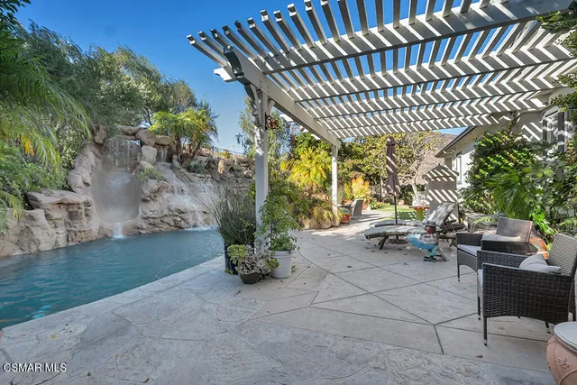 $2,050,000 | 103 Via Sandra, Newbury Park, CA 91320