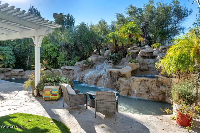 $2,050,000 | 103 Via Sandra, Newbury Park, CA 91320