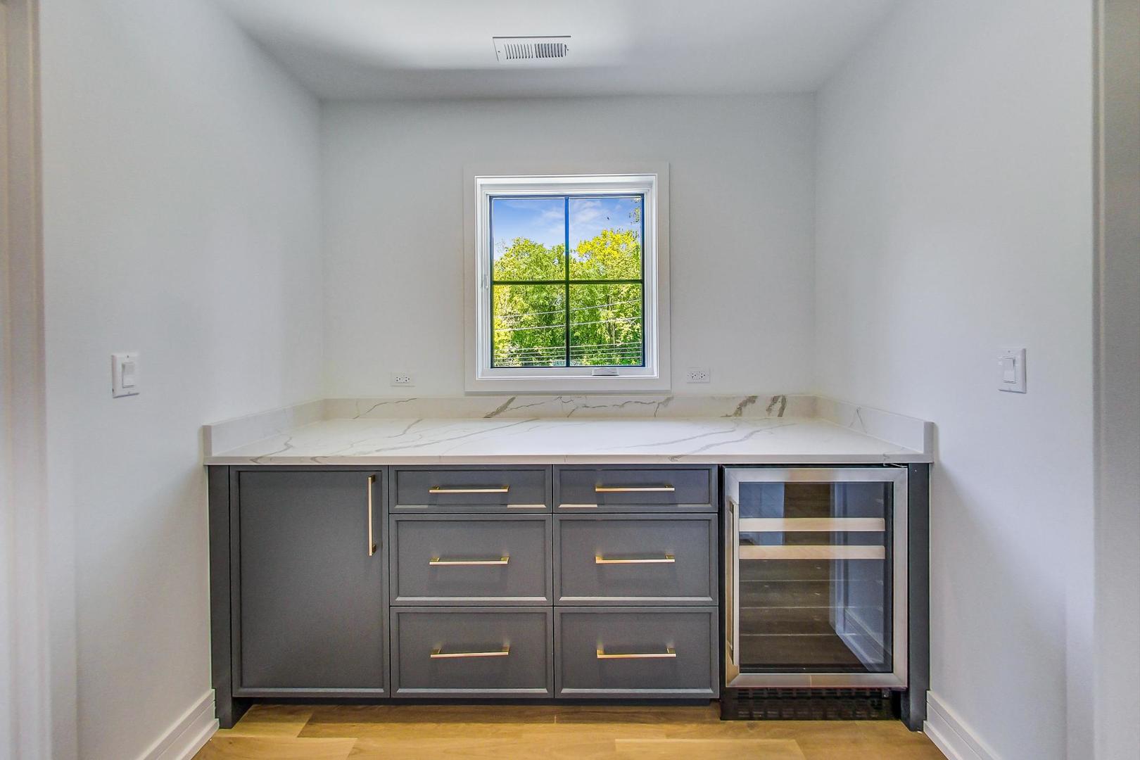 140 Rex Boulevard Elmhurst, IL 60126 - Photo 23 of 37