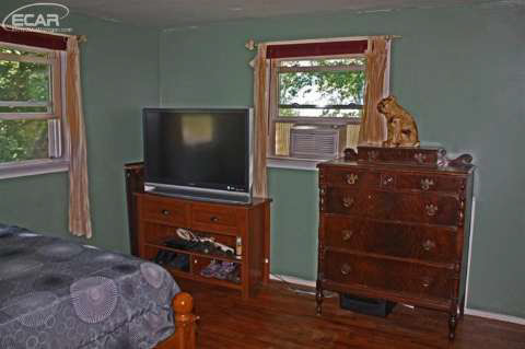 3257 Old Farm Road Flint, MI 48507 - Photo 11 of 18 20449480-10.JPG