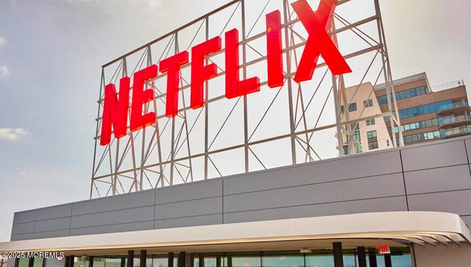 1335 Highway 138 Wall, NJ 07719 - Photo 5 of 8 a view of a living room