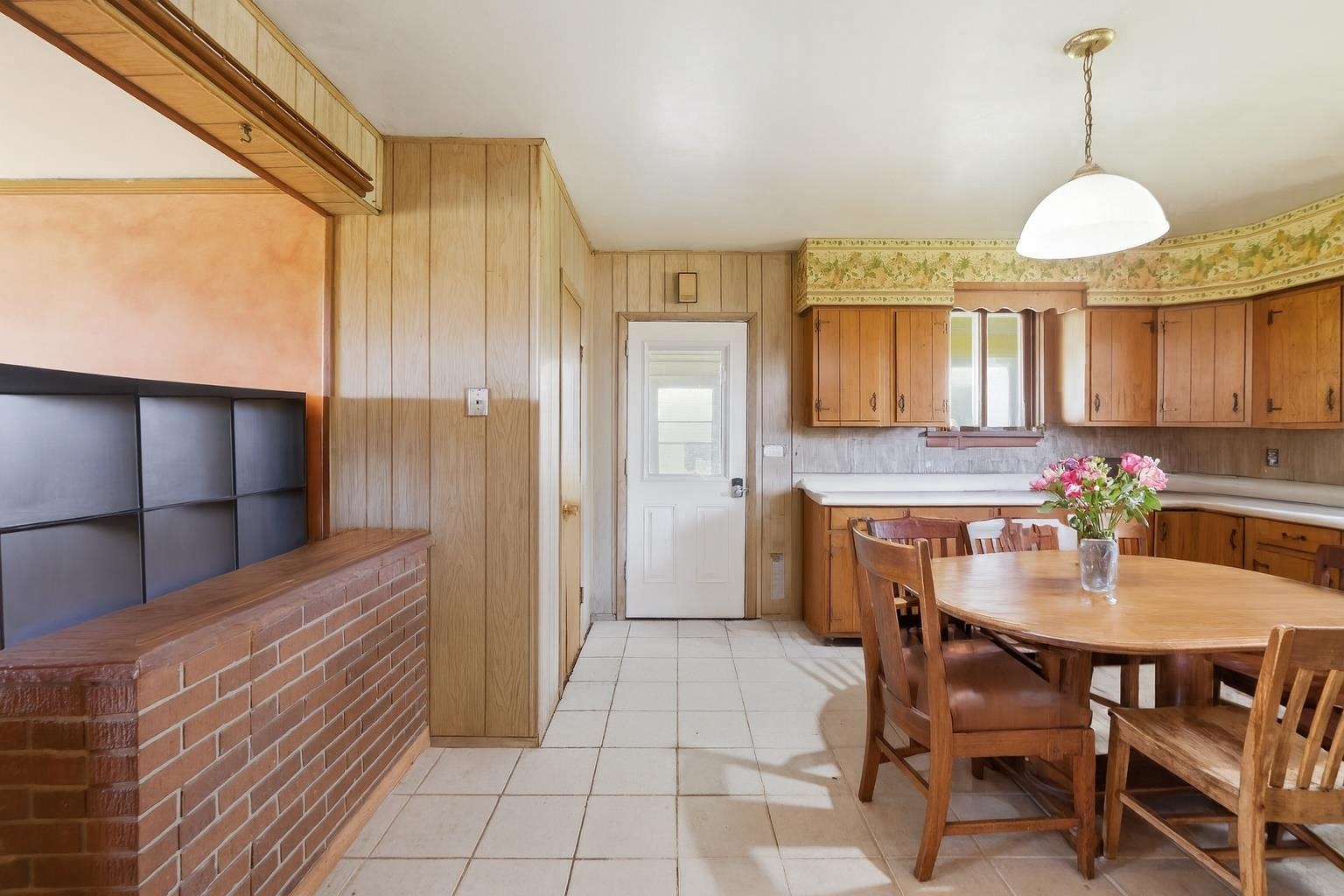 W6649 East Hubbleton Road Watertown, WI 53094 - Photo 11 of 45
