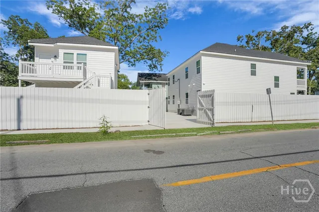 $3,300 | 773 East Duffy Street, Unit B, Savannah, GA 31401