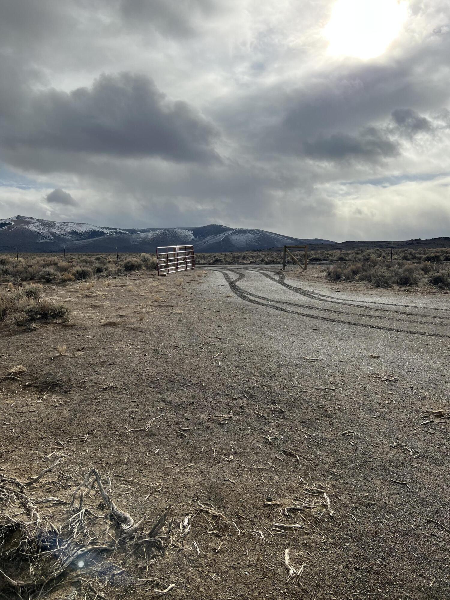 57230 Ford Road Bend, OR 97701 - Photo 5 of 16 IMG-2253