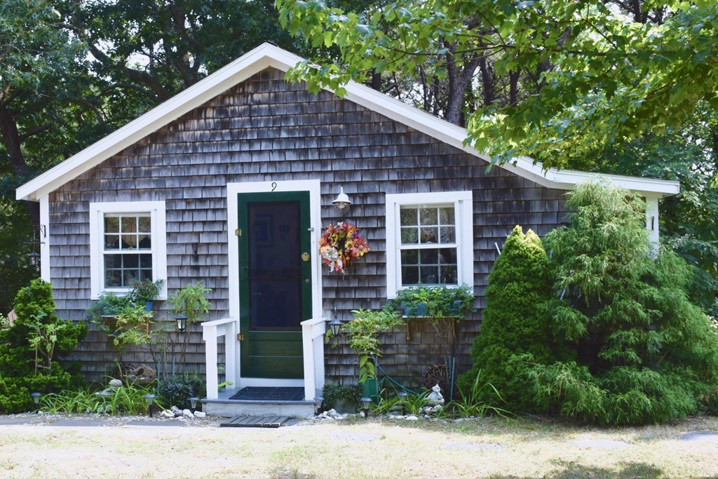 125 Shore Road, Unit 9 Truro, MA 02666 - Photo 2 of 15