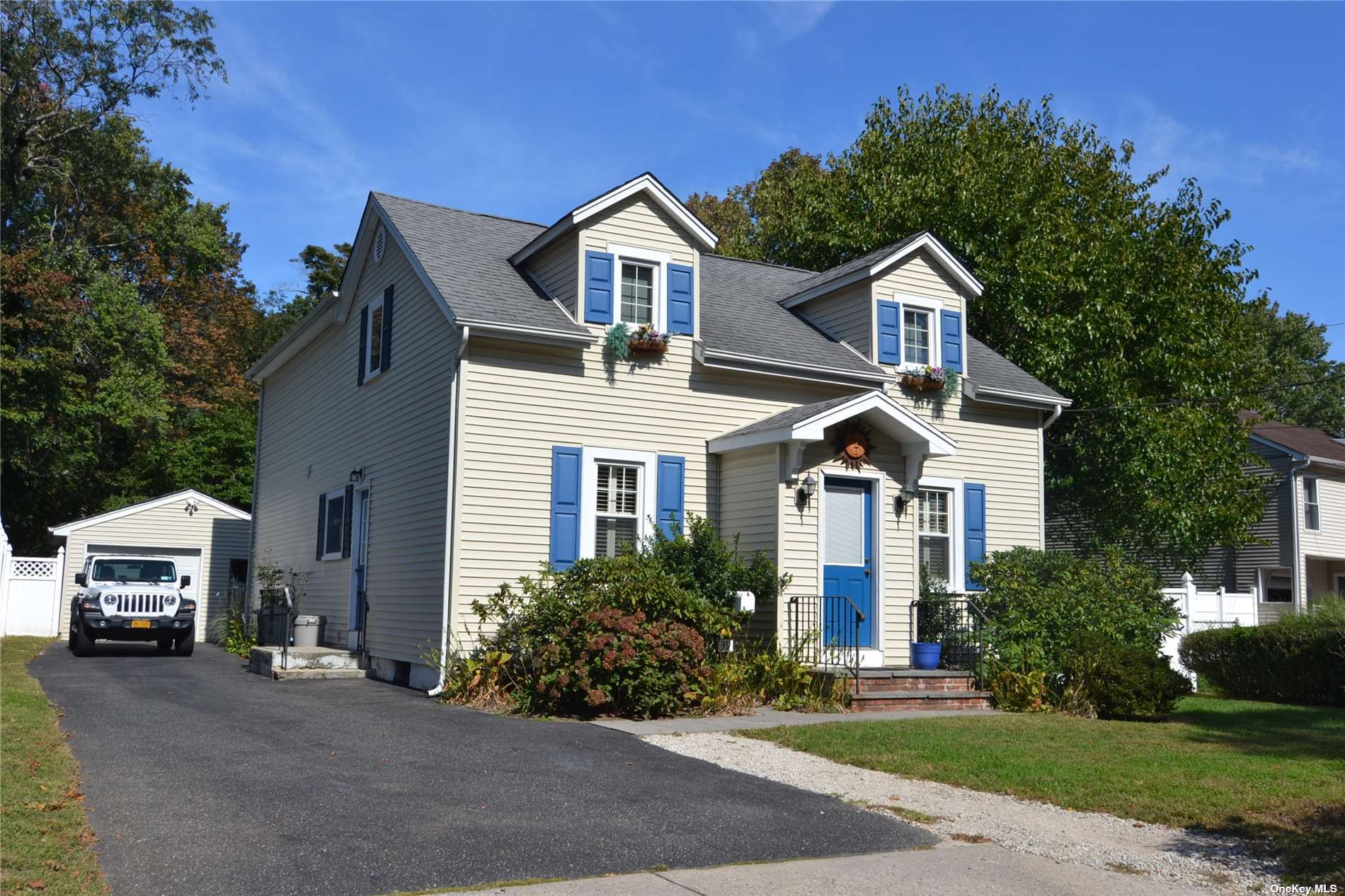 39 Old Commack Road Kings Park, NY 11754 - Photo 1 of 1 Gallery Image 1