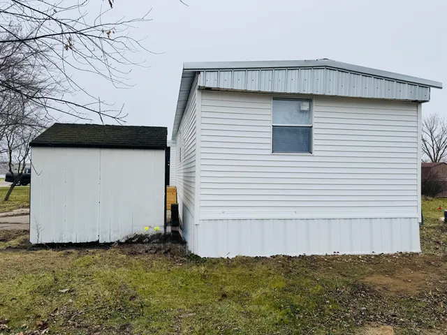 $62,900 | 604 West John Beers Road, Unit 2L, Stevensville, MI 49127