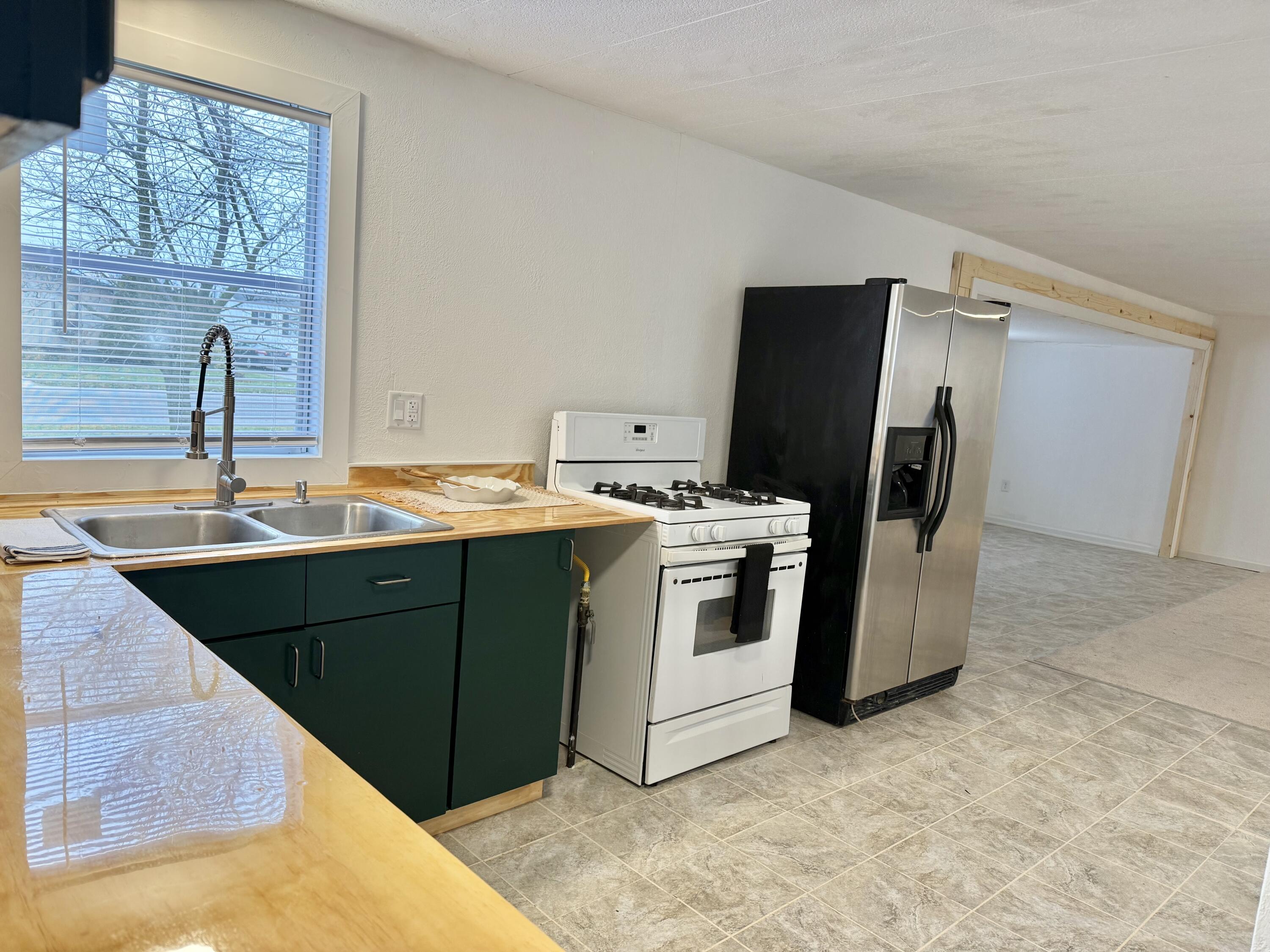 604 West John Beers Road, Unit 2L Stevensville, MI 49127 - Photo 6 of 14 IMG_5070