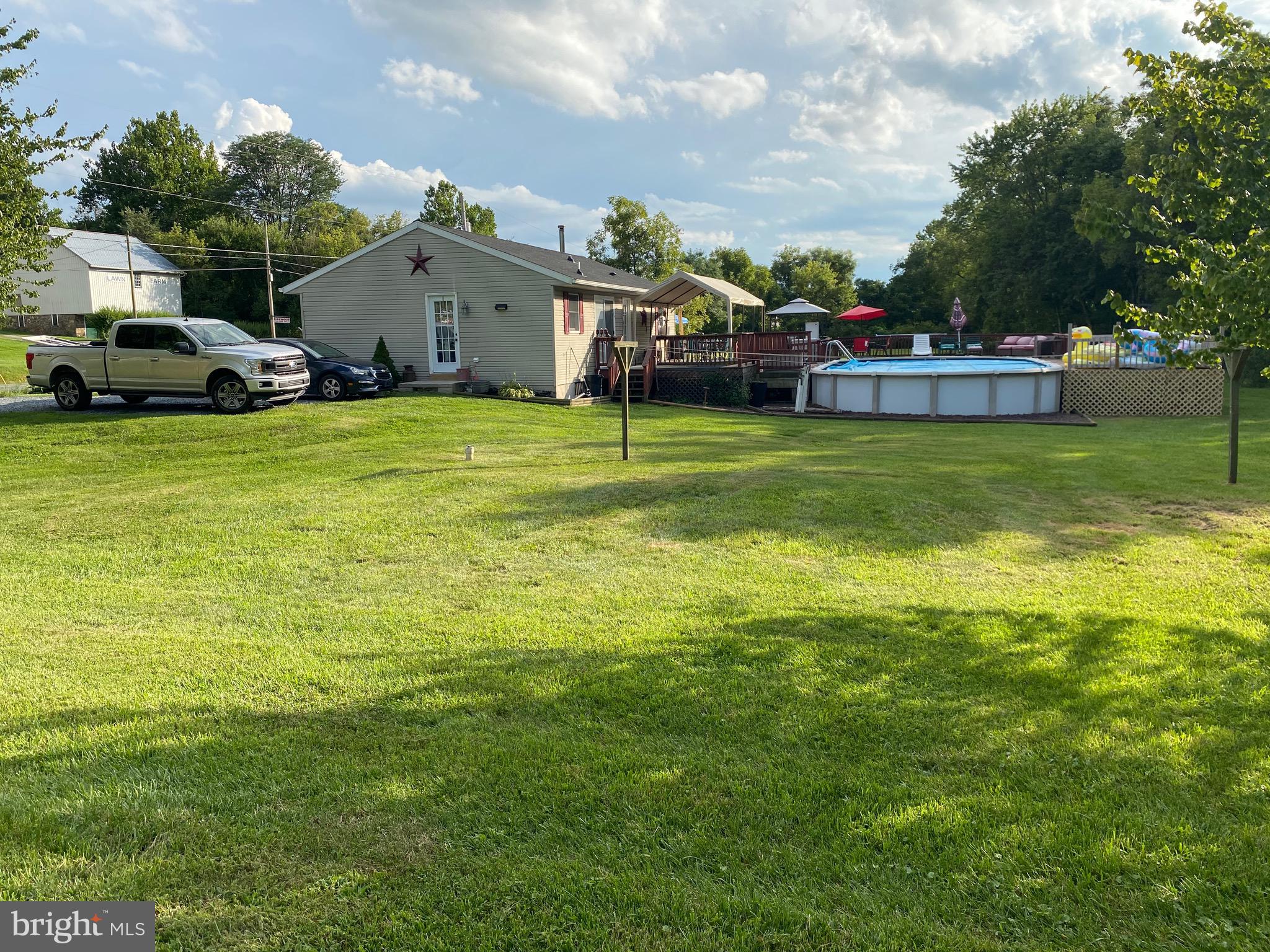5607 Elizabethtown Road Palmyra, PA 17078 - Photo 22 of 32 Side yard