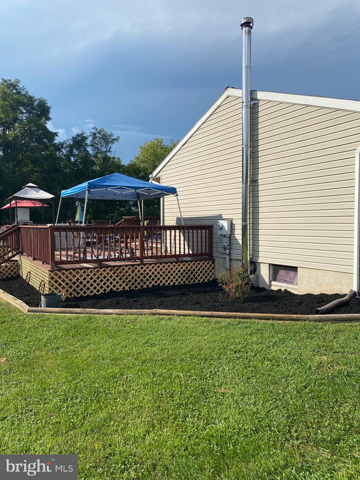 5607 Elizabethtown Road Palmyra, PA 17078 - Photo 24 of 32 Side view/deck