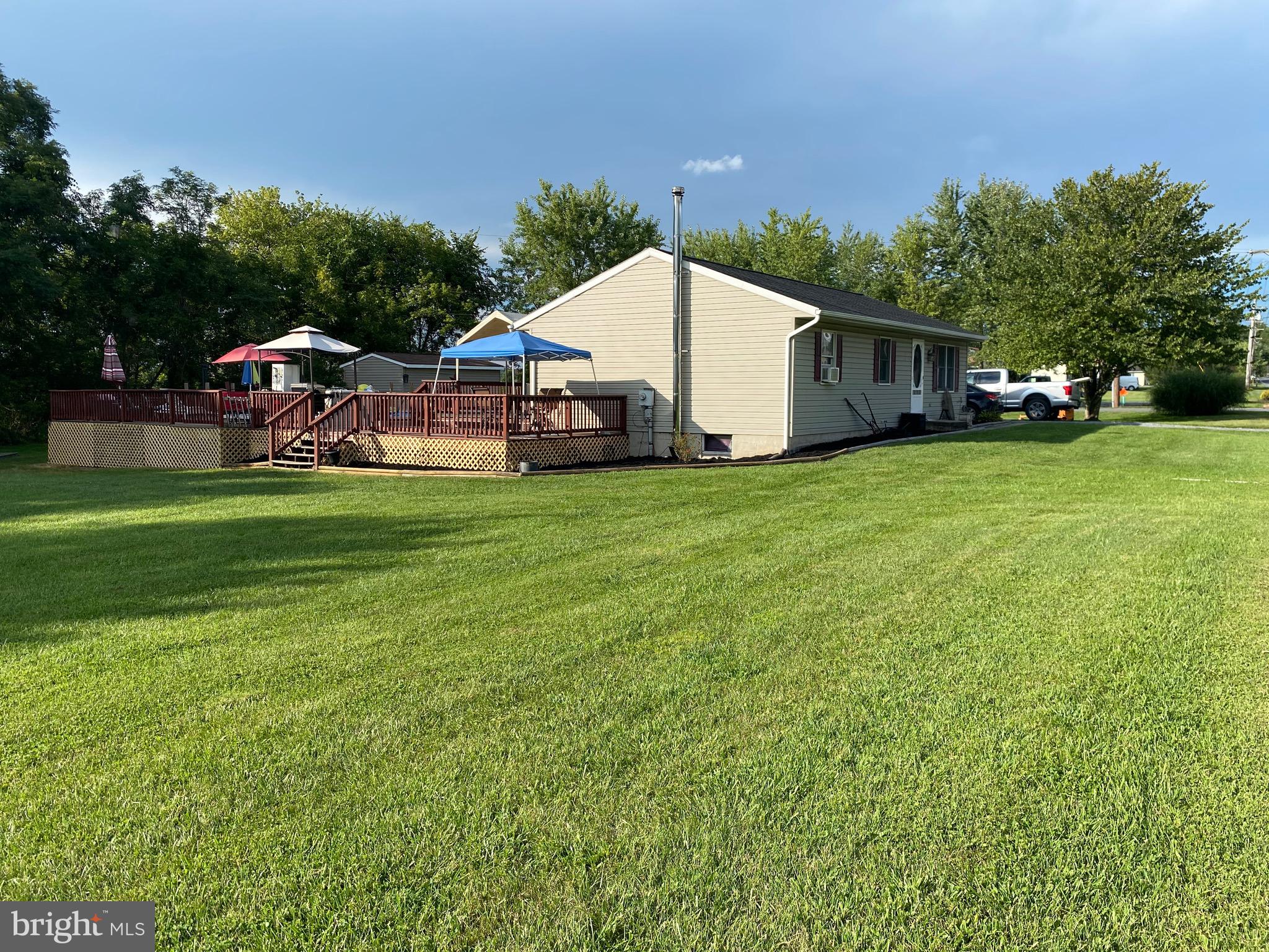 5607 Elizabethtown Road Palmyra, PA 17078 - Photo 26 of 32 Spacious yard!