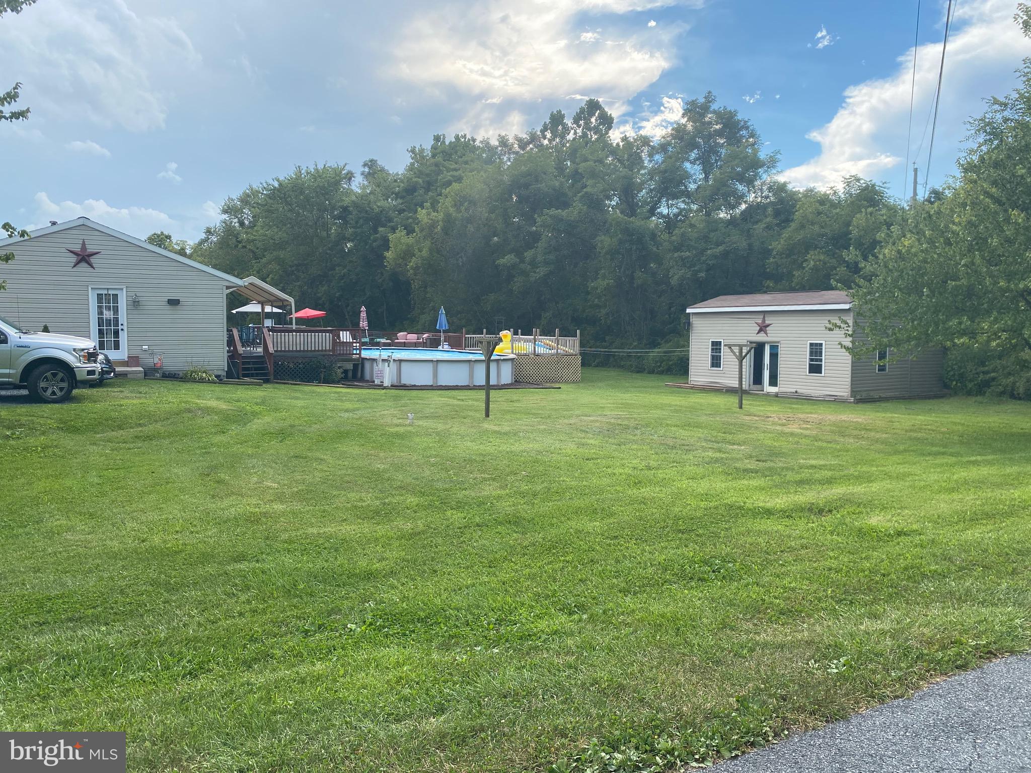 5607 Elizabethtown Road Palmyra, PA 17078 - Photo 28 of 32 Side yard
